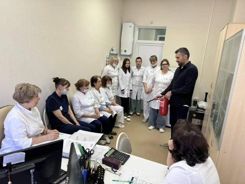 Безопасность прежде всего: в Центре здоровья прошло обучение по пожарной безопасности